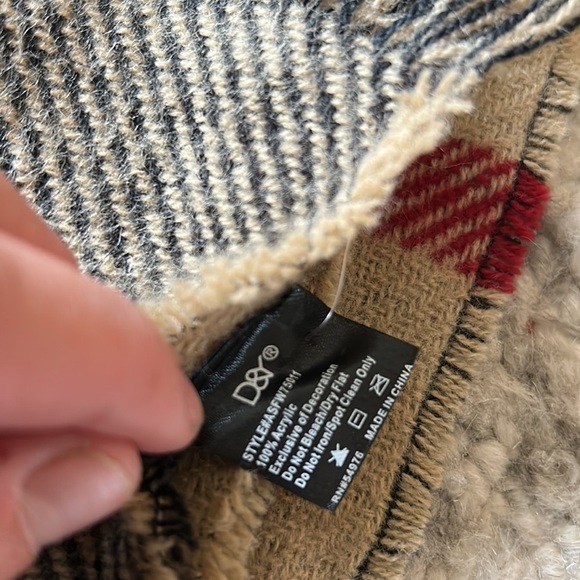 D&Y scarf shall​​​​​​​ - Picture 2 of 2